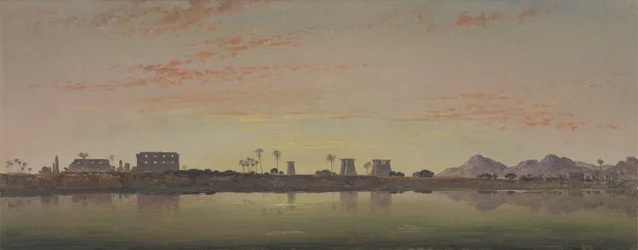 Pylônes à Karnak, les montagnes thébaines au loin