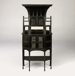 Un cabinet ébonisé, vers 1873