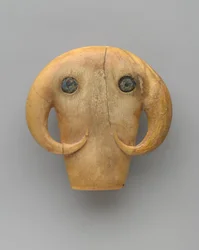 Amulette en forme de tête de taureau, vers 3500-3100 av. J.-C.