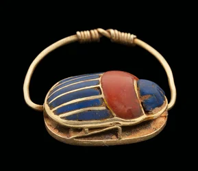 Bague scarabée, Moyen Empire