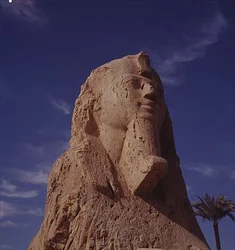 Sphinx en albâtre, Nouvel Empire, probablement du règne d