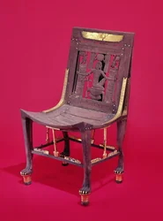 Chaise, de la tombe de Toutankhamon (c.1370-1352 av. J.-C.) représentant l