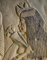 Dejat, détail du bas-relief peint représentant Imenmes et Dejat, parents du général Imeneminet, de la tombe à Memphis, Civilisation égyptienne, Nouvel Empire, XVIIIe dynastie