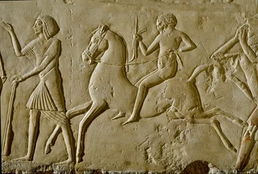 Antiquité égyptienne : relief avec guerrier à cheval. Fin de la 18ème dynastie
