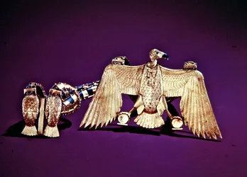 Collier avec pendentif en forme de vautour, de la tombe de Toutankhamon, Nouvel Empire