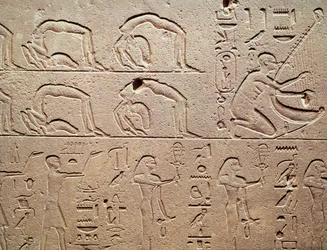 Relief représentant des acrobates et un harpiste, de Karnak, Nouvel Empire