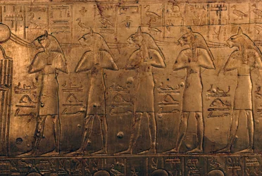 Relief sur un coffret en bois doré, Trésor de Toutankhamon