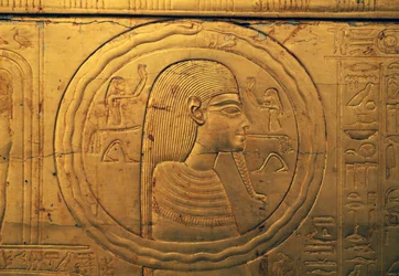 Relief sur le panneau extérieur gauche de la deuxième chapelle funéraire, Trésor de Toutankhamon, Égypte, civilisation égyptienne, Nouvel Empire, XVIIIe dynastie