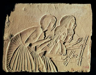 Tablette représentant quatre scribes au travail, Nouvel Empire, c.1400 av. J.-C.
