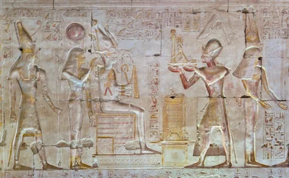 Relief coloré, temple de Séthi Ier, Abydos, Égypte