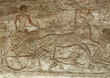 Ramsès II sur son char, grand temple d