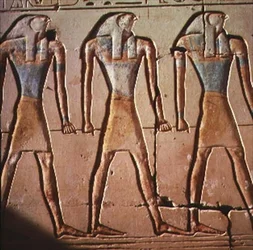 Relief représentant Horus, du temple de Ramsès II, vers 1298 av. J.-C.