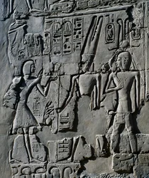 Jeune Ramsès II devant le dieu Amon, (détail)
