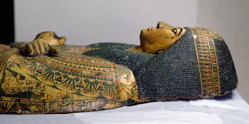 Détail du couvercle extérieur du cercueil de la momie de Nesyamun, probablement trouvé à Deir el-Bahari, Nouvel Empire, vers 1100 av. J.-C. (bois peint)