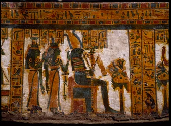 Antiquité égyptienne : les divinités Isis et Nephtys adorant Osiris