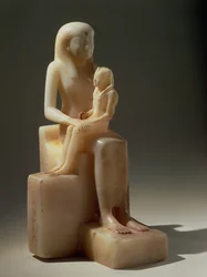 Pepi II et sa mère la reine Meryreankhnes, possiblement de Saqqarah, Ancien Empire (calcite)