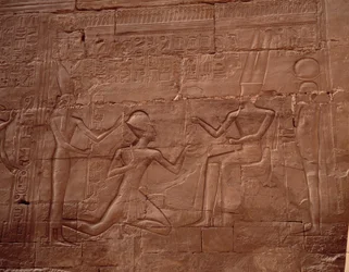 Antiquité égyptienne : relief décorant les murs du temple de Karnak (Karnac), Égypte