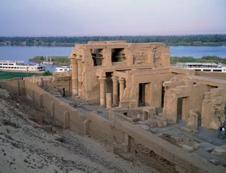 Antiquité égyptienne : vue du temple de Kom Ombo. 2e siècle av. J.-C. Assouan, Égypte