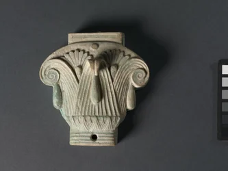 Boîte (Pyxis) en forme de chapiteau composite, 305-30 av. J.-C.
