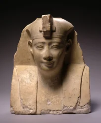Tête, début de la période ptolémaïque (304-250 av. J.-C.) (calcaire)
