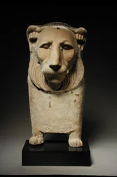 Extrémité de canapé en forme de lion