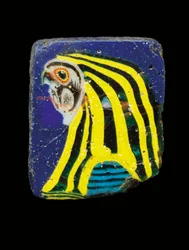 Incrustation de tête de faucon en mosaïque, vers 2e - 1er siècle av. J.-C.