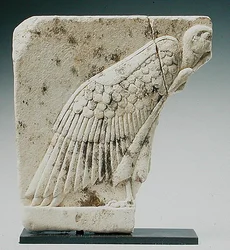 Relief représentant un vautour