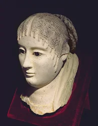 Tête de femme (stuc peint)