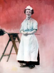 Louie Freear dans The Lady Slavey, vers 1902
