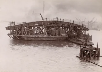 Construction du pont de Vauxhall, Londres, 1903-1904