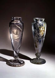 Vases en verre intercalaire gravé, 19ème siècle