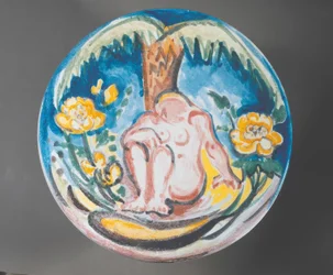 Design fauve de nu féminin sous un palmier