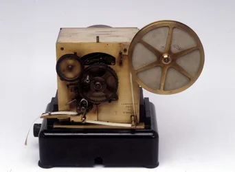 Imprimante télégraphique du système Baudot, brevetée en 1874