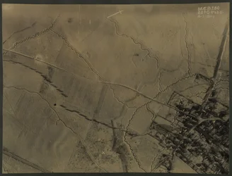 Photographie aérienne avec tranchées de la Première Guerre mondiale, 1918