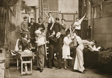 Dans les coulisses : Préparation pour des spectacles amateurs, Handforth, illustration de Prisonniers allemands en Grande-Bretagne