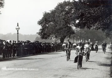 Cyclisme à Hyde Park, vers 1910