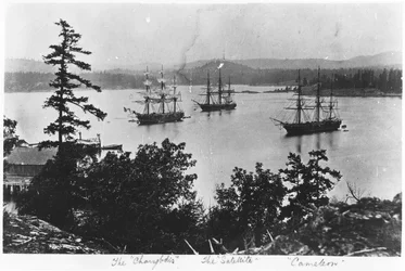 HMS Charybdis, HMS Satellite et HMS Cameleon au chantier naval royal d