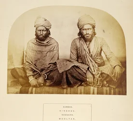 Kumbos, hindous, Googaira, Mooltan, de The People of India, par J. Forbes Watson, publié en 1868