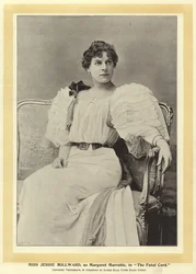 Mlle Jessie Millward, en tant que Margaret Marrable, dans The Fatal Card
