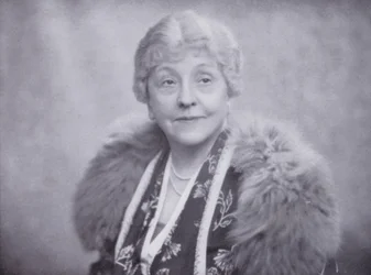 Mme Laura Henderson, propriétaire du Windmill Theatre, Piccadilly, Londres