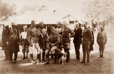 Narrain Sing, Hassan Ali, Major Hamilton D. Taylor, Ram Singh, Mohamad Khan, HSR Sir Fred, Col. P. Carew, vers 1886