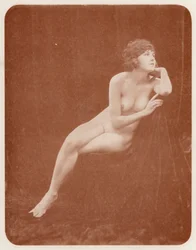 Art nudiste : Pensif