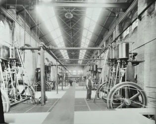 Égout de Southern Outfall, Crossness: intérieur de la salle des machines, 1894