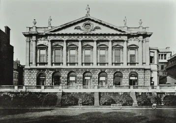 Spencer House, Saint James