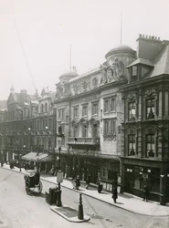 Le Théâtre Apollo et le Théâtre Lyric, 1907