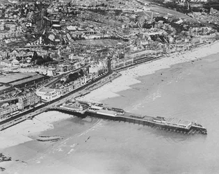 La jetée, Hastings, vers 1925