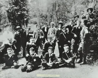 Le premier voyage scolaire du London School Board. Enfants de Bell Road Higher Grade School, Peckham visitent une mine dans la forêt de Dean, 1896