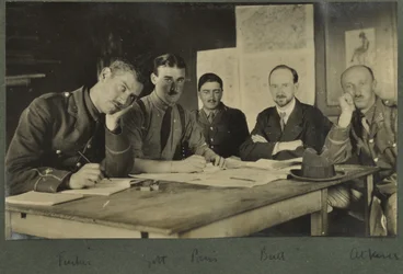 Tucker, Golt, Paris, Bull, Atkins, vers 1916