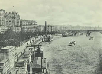 Waterloo Bridge, Victoria Embankment, Westminster : vue vers le nord depuis Hungerford Bridge, 1895