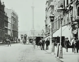 Whitehall, Westminster : Whitehall vue vers Trafalgar Square, 1895
